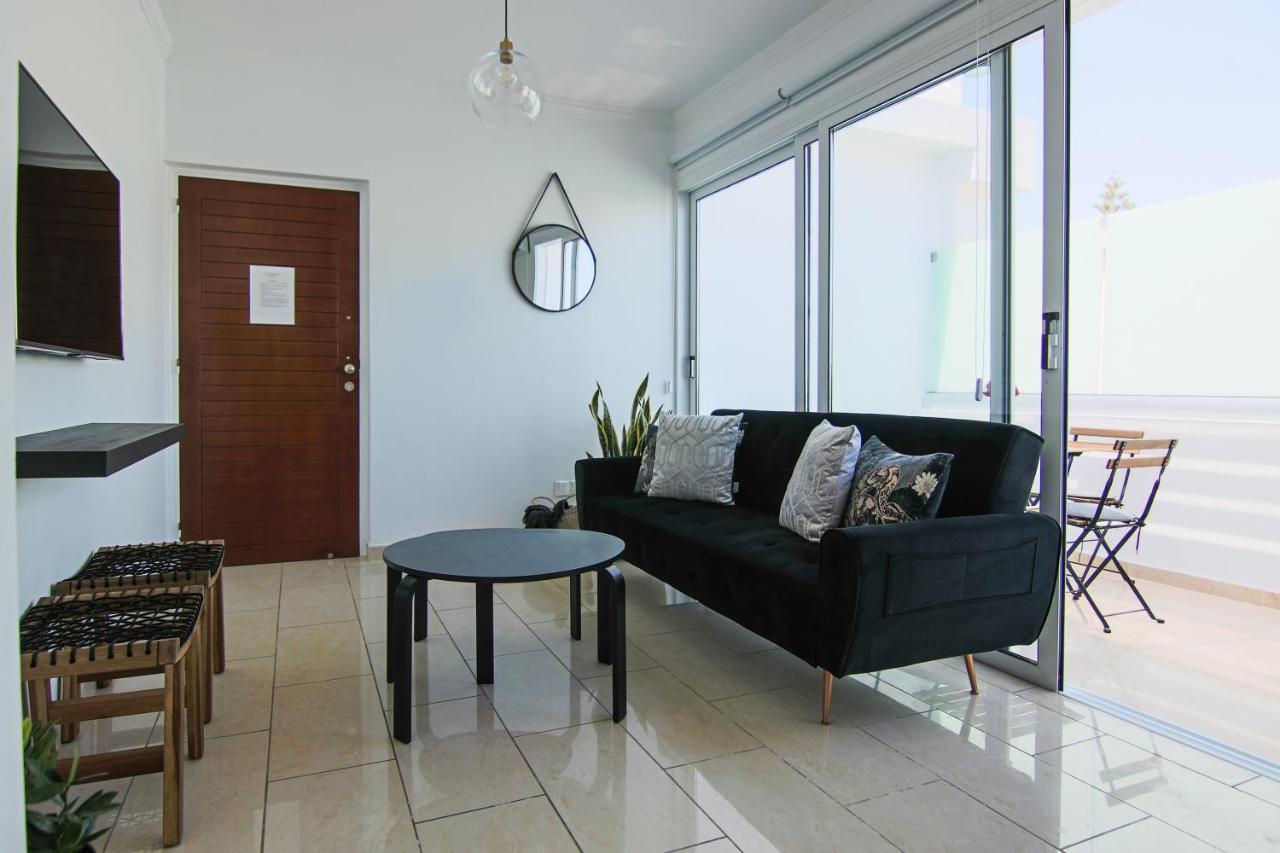 Phaedrus Living: Seaside Luxury Flat Lighthouse 62 Apartment Paphos ภายนอก รูปภาพ