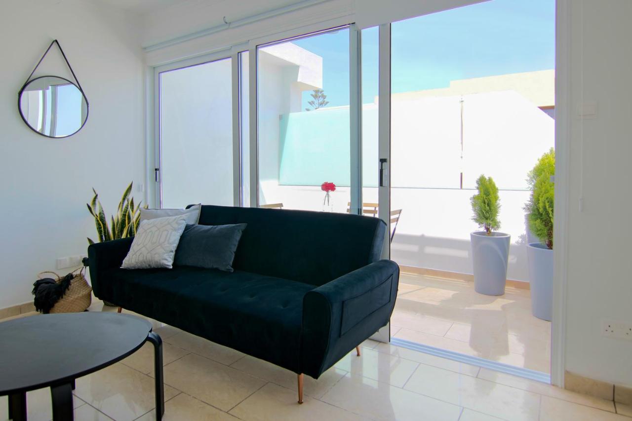 Phaedrus Living: Seaside Luxury Flat Lighthouse 62 Apartment Paphos ภายนอก รูปภาพ